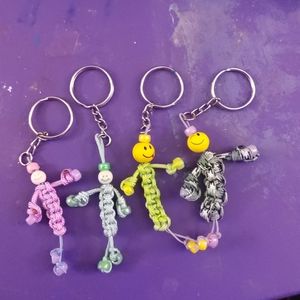 Paracord buddy key chains